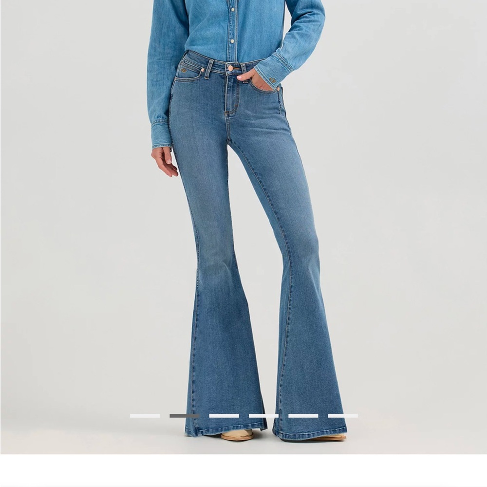 WRANGLER X LAINEY WILSON DAYDREAM FLARE BELL BOTTOMS